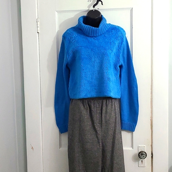 Textured Sweater, fits S-M - Picture 3 of 6